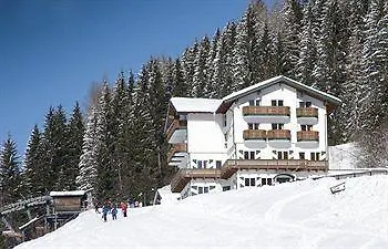 Hotel Hahnbaum 3*